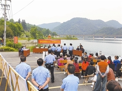 庭審現(xiàn)場。