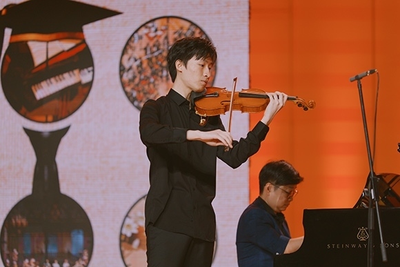 會(huì)議現(xiàn)場(chǎng)。學(xué)校供圖