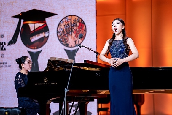 會(huì)議現(xiàn)場(chǎng)。學(xué)校供圖