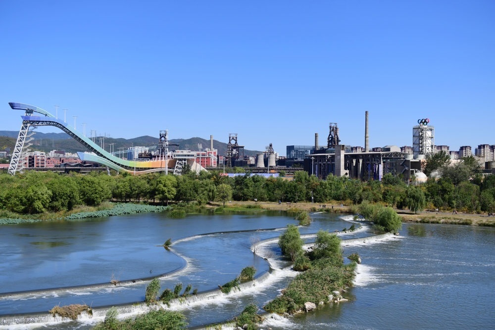 在北京首鋼園附近拍攝的永定河（2022年10月4日攝）。新華社記者 張晨霖 攝