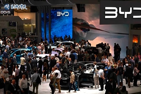 中國新能源汽車亮相德國車展，引發(fā)圍觀