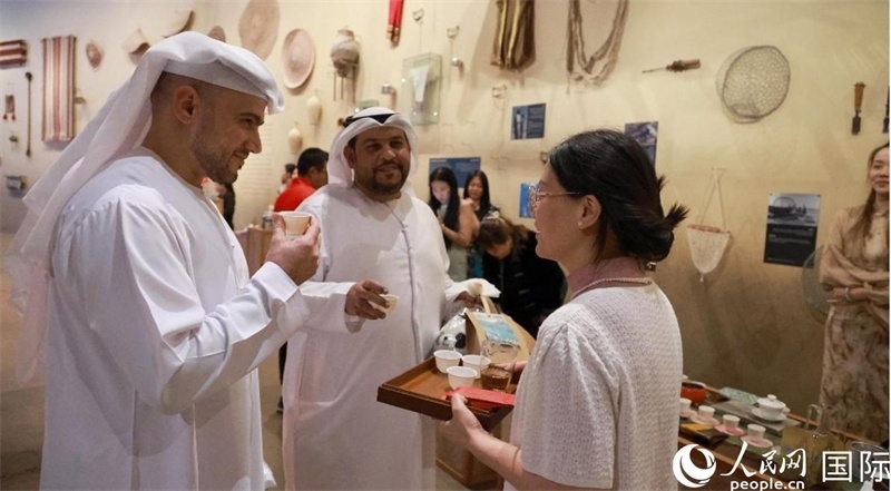 品茶交流。人民網(wǎng)記者 管克江攝