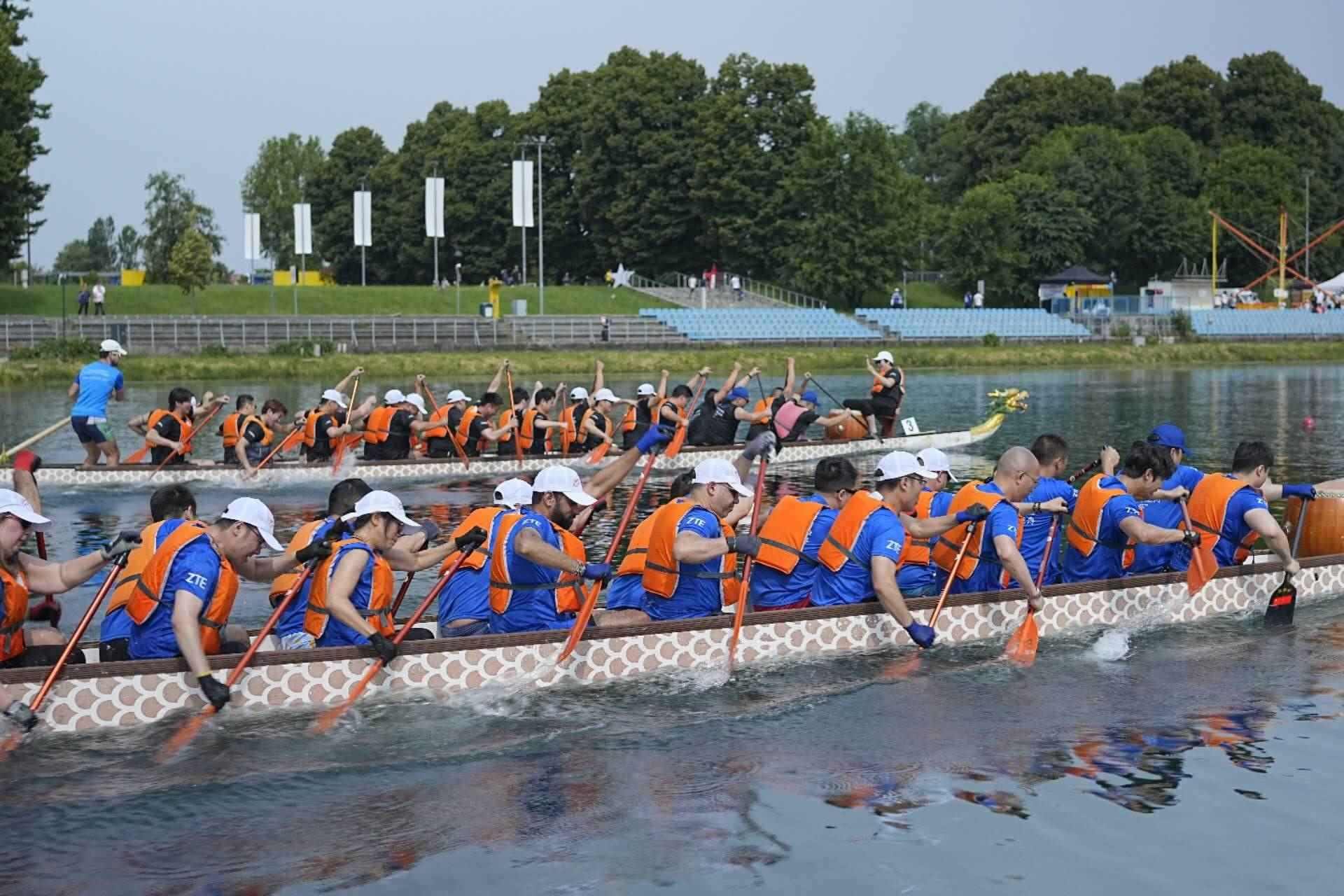 爭(zhēng)渡、爭(zhēng)渡，選手們你爭(zhēng)我?jiàn)Z，奮勇?tīng)?zhēng)先。主辦方供圖