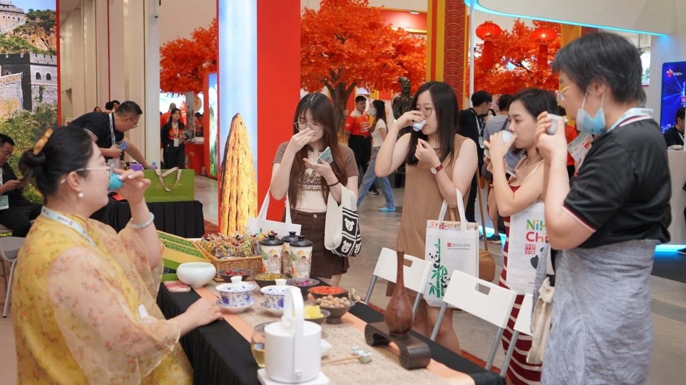 寧夏非遺八寶茶互動(dòng)展示。 吉隆坡中國(guó)文化中心供圖