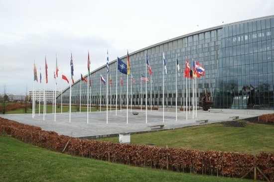  這是2月15日在比利時布魯塞爾拍攝的北約總部一角。為期一天的北約成員國國防部長會議15日在比利時首都布魯塞爾結(jié)束。會議就加強北約的威懾和防御以及對烏克蘭的支持等問題展開討論。新華社記者趙丁喆攝