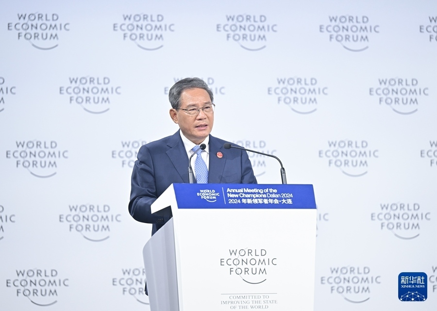 6月25日，國務院總理李強在大連出席2024年夏季達沃斯論壇開幕式并致辭。新華社記者 李響 攝