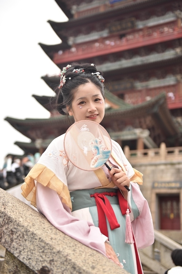 南昌滕王閣“古風(fēng)游”。受訪者供圖