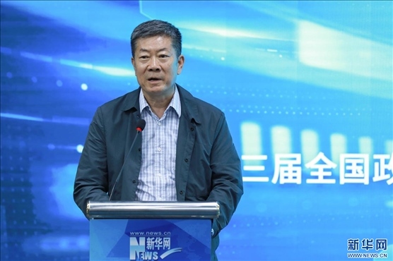 中國版權(quán)協(xié)會理事長、第十三屆全國政協(xié)文化文史和學(xué)習(xí)委員會副主任、新聞出版總署原副署長、國家版權(quán)局原副局長閻曉宏現(xiàn)場致辭