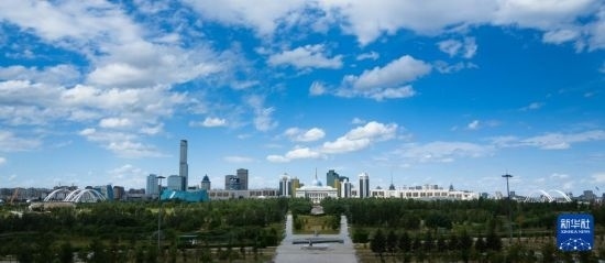 這是7月1日拍攝的哈薩克斯坦首都阿斯塔納的天際線。新華社記者 王建華 攝