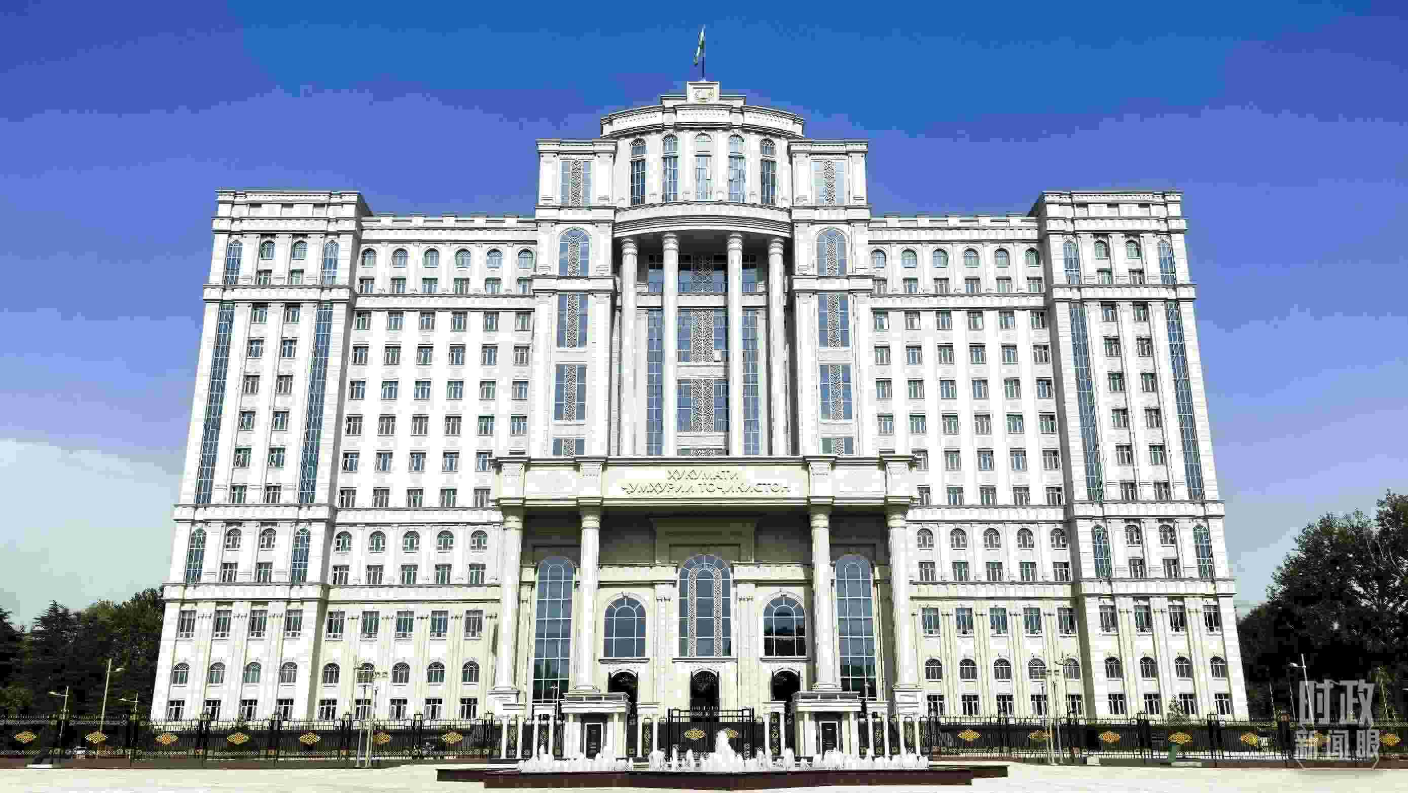 △中方援建塔政府大樓。（總臺(tái)央視記者鄂介甫拍攝）