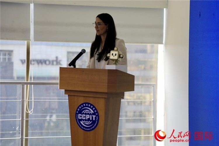 墨西哥外貿(mào)、投資和技術(shù)委員會(huì)總經(jīng)理蘇珊娜·杜克發(fā)表講話。人民網(wǎng) 埃內(nèi)斯托·多明戈斯攝