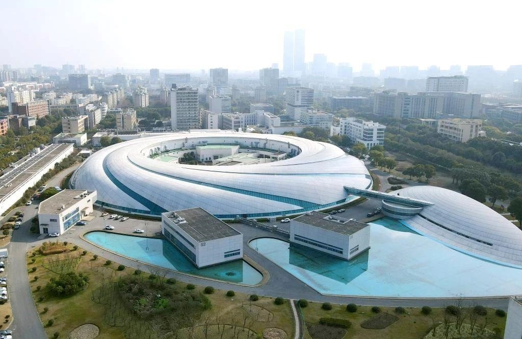 從一扇“門”、一座“城”、兩張“網(wǎng)”，看浦東新區(qū)改革常新