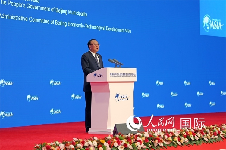 博鰲亞洲論壇秘書長(zhǎng)張軍在開幕式上致辭。人民網(wǎng)記者趙益普攝