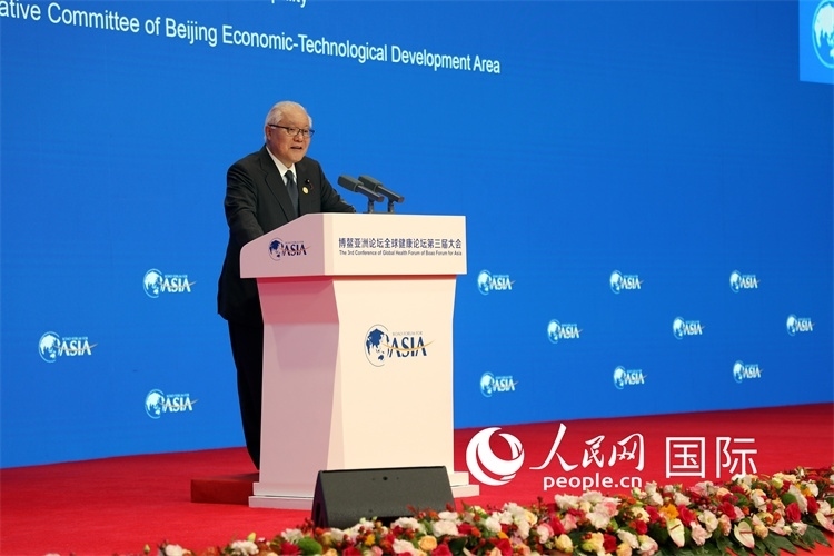 日本厚生勞動(dòng)大臣武見敬三在開幕式上致辭。人民網(wǎng)記者趙益普攝