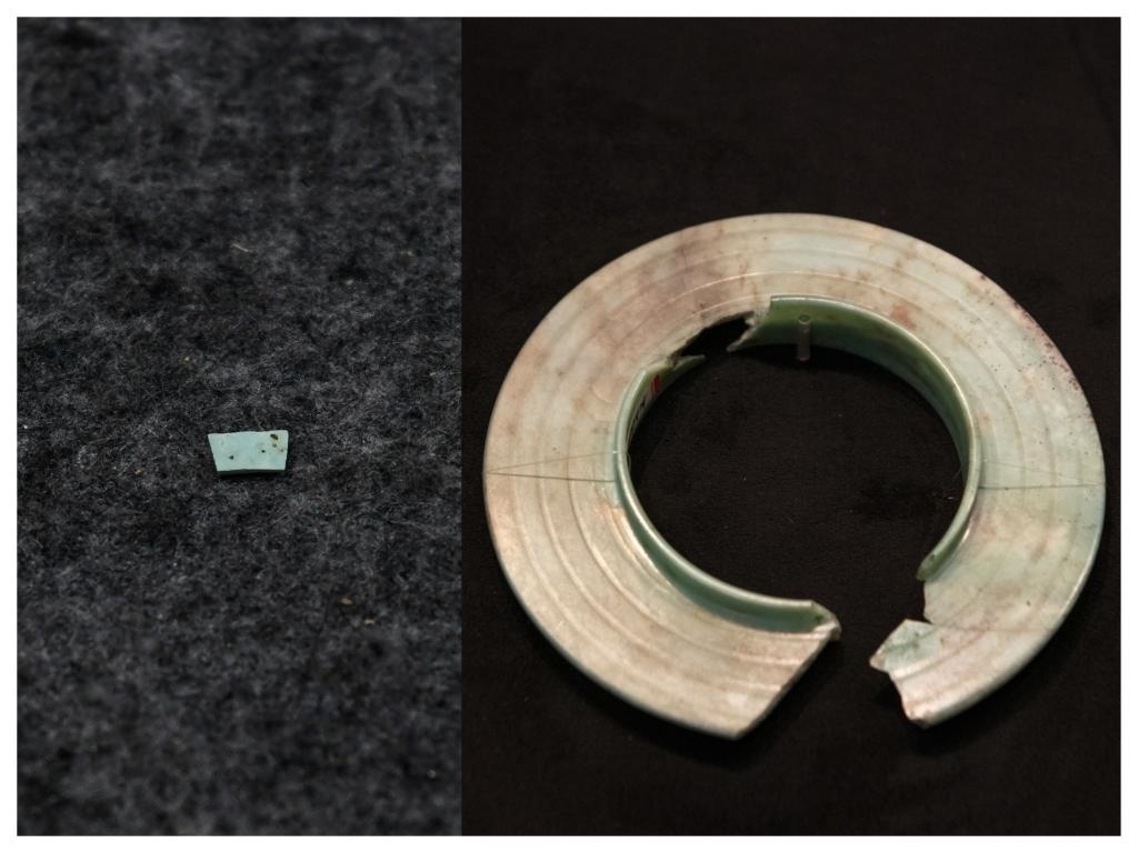 拼版照片：左圖為2024年7月10日拍攝的三星堆遺址出土的綠松石片（新華社記者王曦 攝），右圖為2024年7月21日在三星堆博物館文物保護與修復館拍攝的有領(lǐng)玉璧（新華社記者唐文豪 攝）。