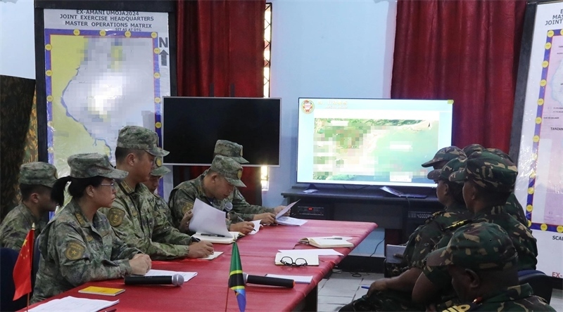 海上指揮所商定細(xì)節(jié)。王福攝