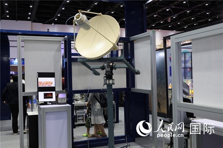 泰國衛(wèi)星設備。人民網(wǎng)記者 簡承淵攝