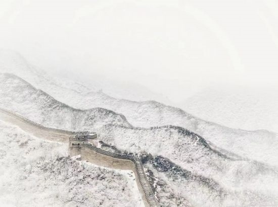 朱銳拍攝的長(zhǎng)城雪景。（受訪者供圖）