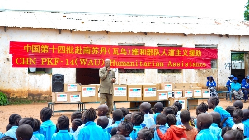 當(dāng)?shù)卣砀屑ぶ袊俦?。王軍杰攝