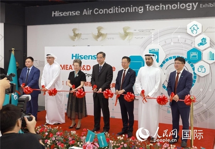 圖為開業(yè)剪彩儀式。人民網(wǎng)記者管克江攝