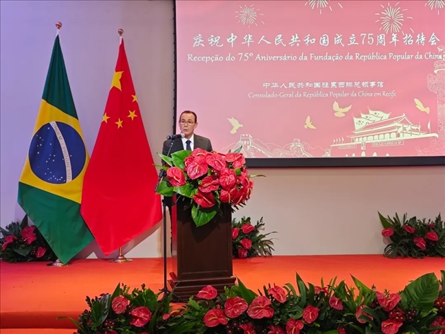 塞爾希培州州長代表、副州長索布拉爾在招待會上致辭。 中國駐累西腓總領(lǐng)館供圖