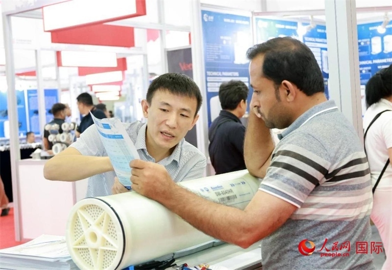 中企產(chǎn)品介紹。人民網(wǎng)記者管克江攝