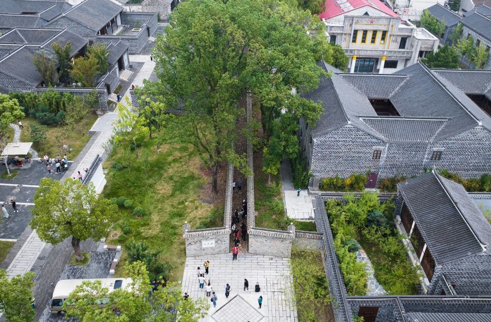 ↑位于安徽省桐城市的六尺巷。