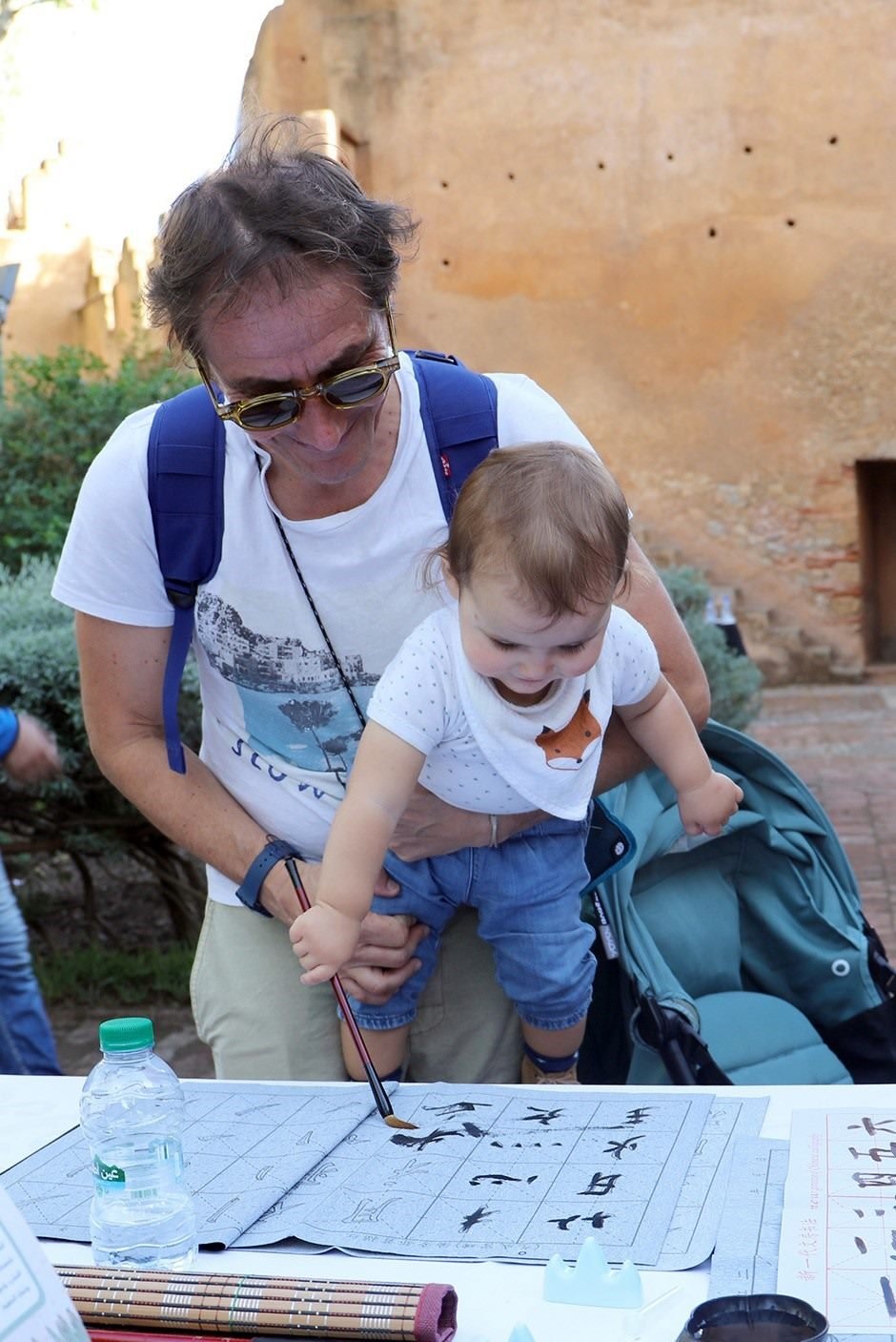 小小書法家。拉巴特中國文化中心供圖