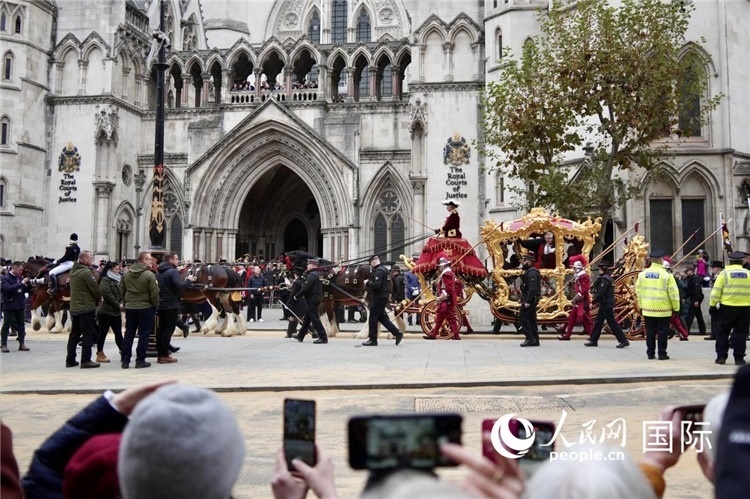 2024倫敦金融城市長就職巡游現(xiàn)場。吳若鳴攝