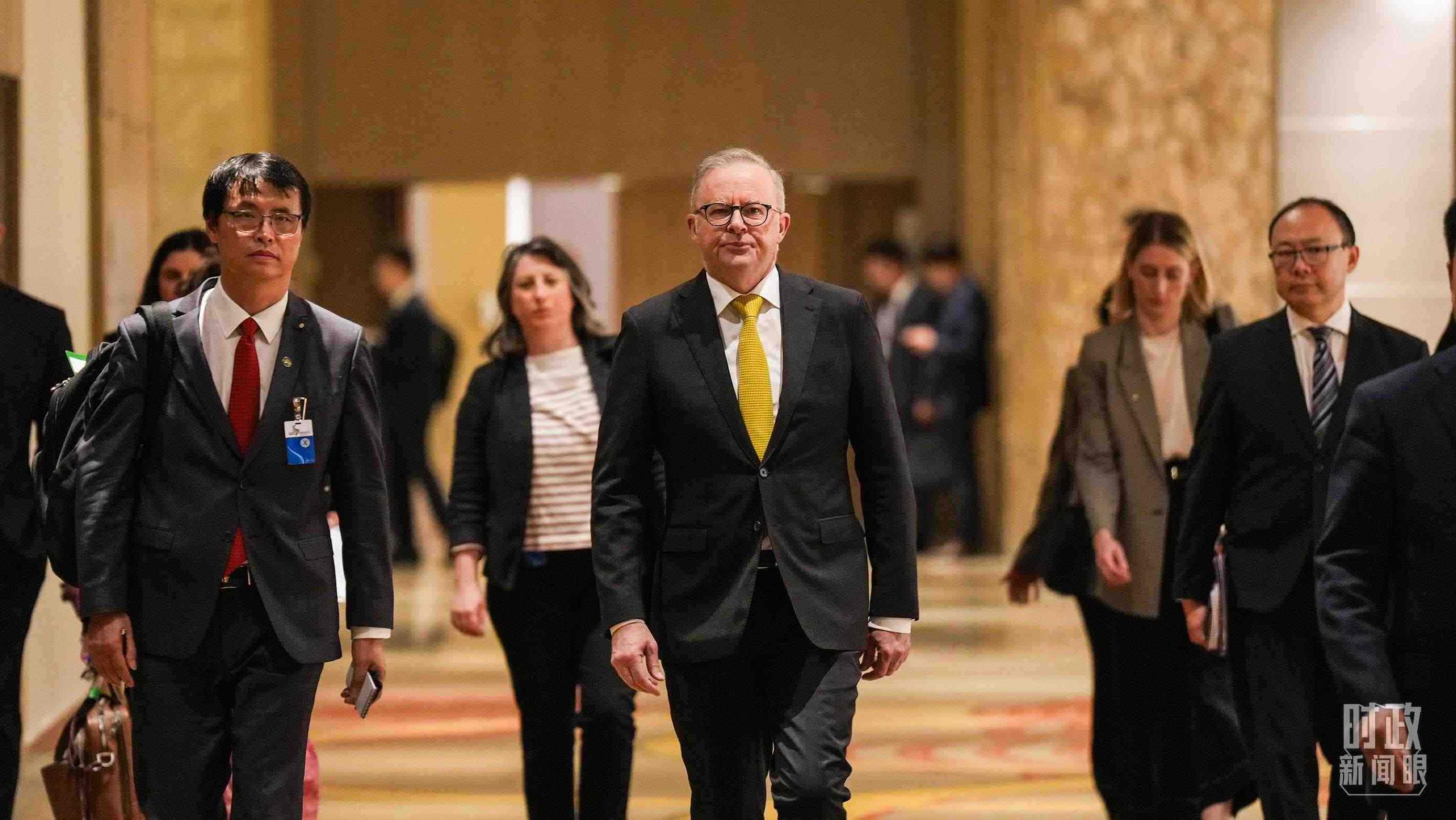 △澳大利亞總理阿爾巴尼斯抵達(dá)會(huì)見(jiàn)現(xiàn)場(chǎng)。（總臺(tái)記者李晉拍攝）