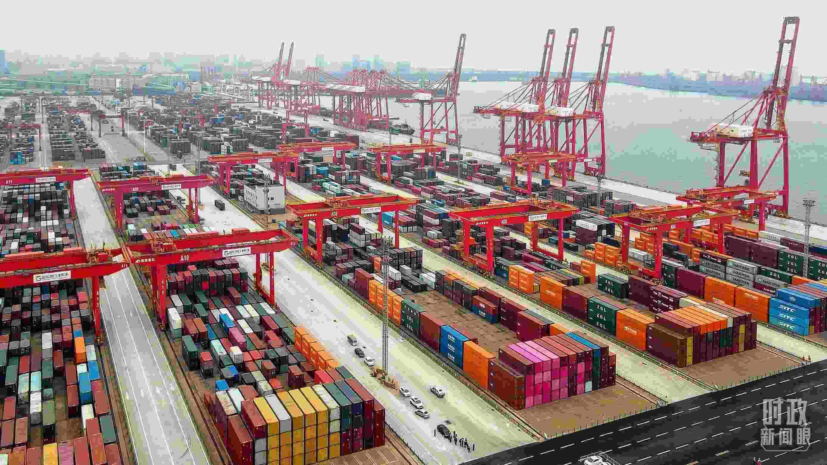 △山東日照港。（總臺央視記者劉琦拍攝）