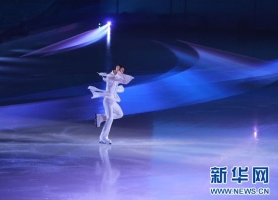 圖為羽生結弦在表演中。記者 錢錚 攝