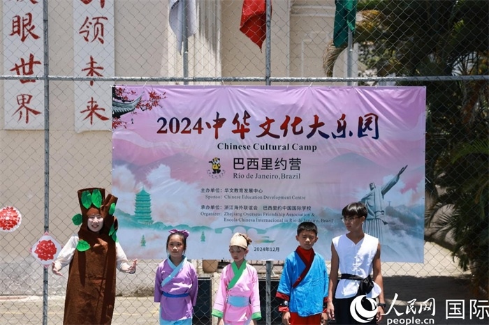 話(huà)劇《司馬光砸缸》演繹了中國(guó)家喻戶(hù)曉的兒童故事。人民網(wǎng)記者 陳海琪攝