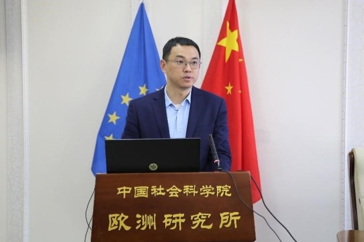 社會科學(xué)文獻(xiàn)出版社副總編輯童根興作開幕式致辭。吳迪攝