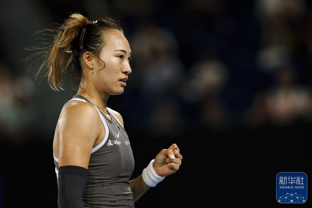 ↑鄭欽文在比賽中慶祝得分。新華社記者 馬平 攝