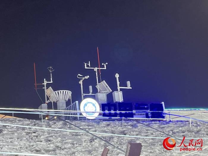 園區(qū)內(nèi)九要素自動(dòng)氣象觀測(cè)站。人民網(wǎng) 高清揚(yáng)攝