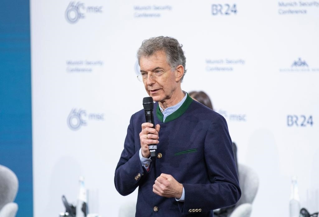 2024年2月18日，慕安會主席克里斯托夫·霍伊斯根在德國慕尼黑舉行的第60屆慕尼黑安全會議上發(fā)表閉幕致辭。新華社記者 張帆 攝