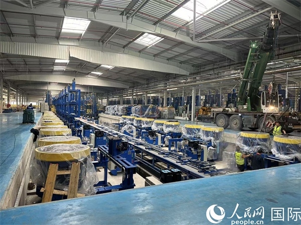 森麒麟輪胎在科技城的工廠車間。人民網(wǎng)記者 黃培昭攝