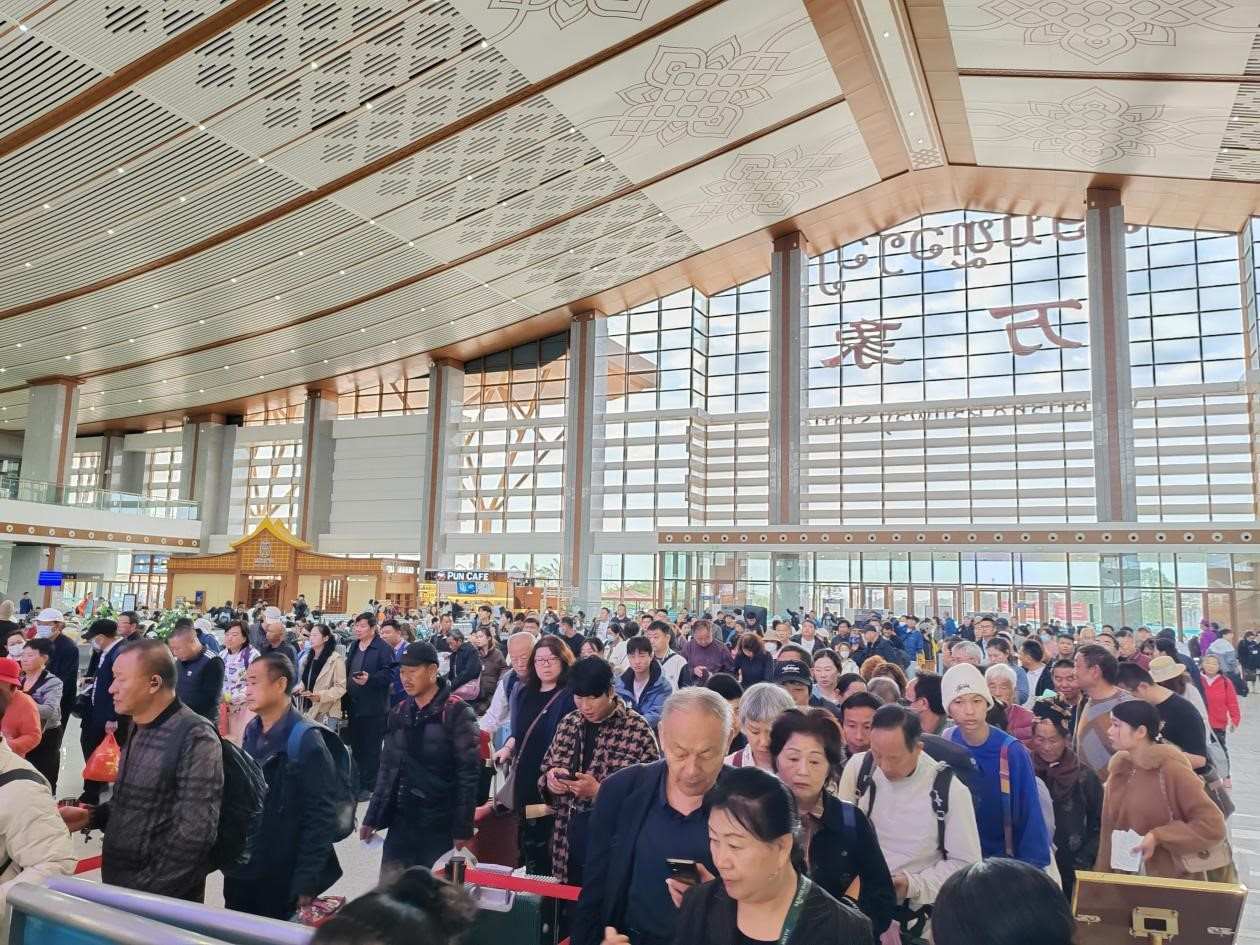 春節(jié)期間的中老鐵路萬象站。李加勇攝