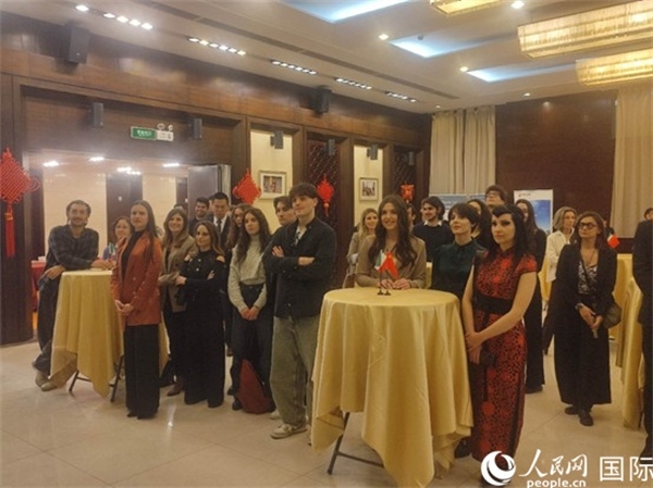 來自意大利多所高校的師生代表參加了此次活動。人民網(wǎng)記者鄭彬攝