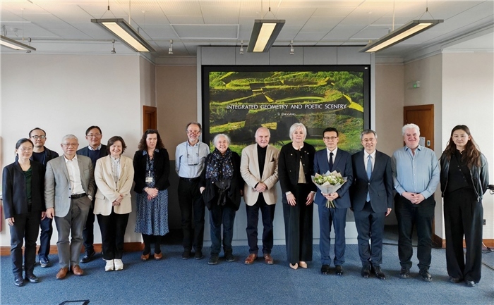 參加開幕式和學(xué)術(shù)交流活動的嘉賓合影?；顒又鬓k方供圖