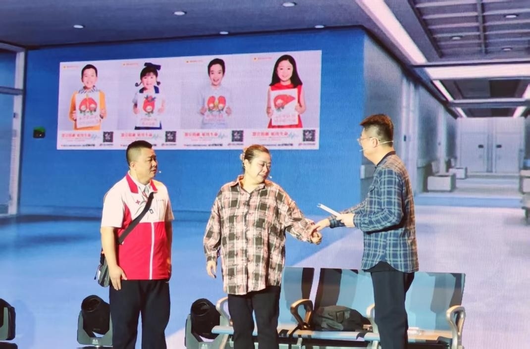 現(xiàn)場(chǎng)表演了由真實(shí)故事改編的情景劇。人民網(wǎng)記者 王子鋒攝