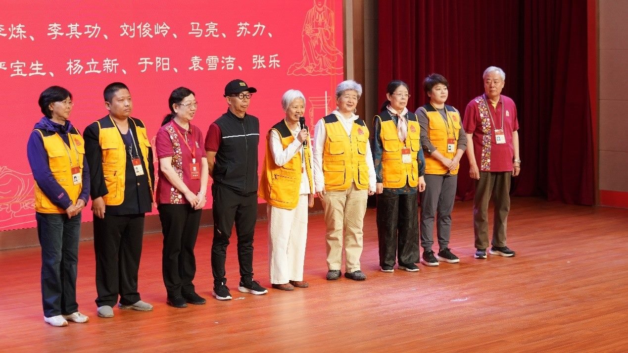 服務(wù)滿二十年志愿者代表發(fā)表感言。故宮博物院供圖