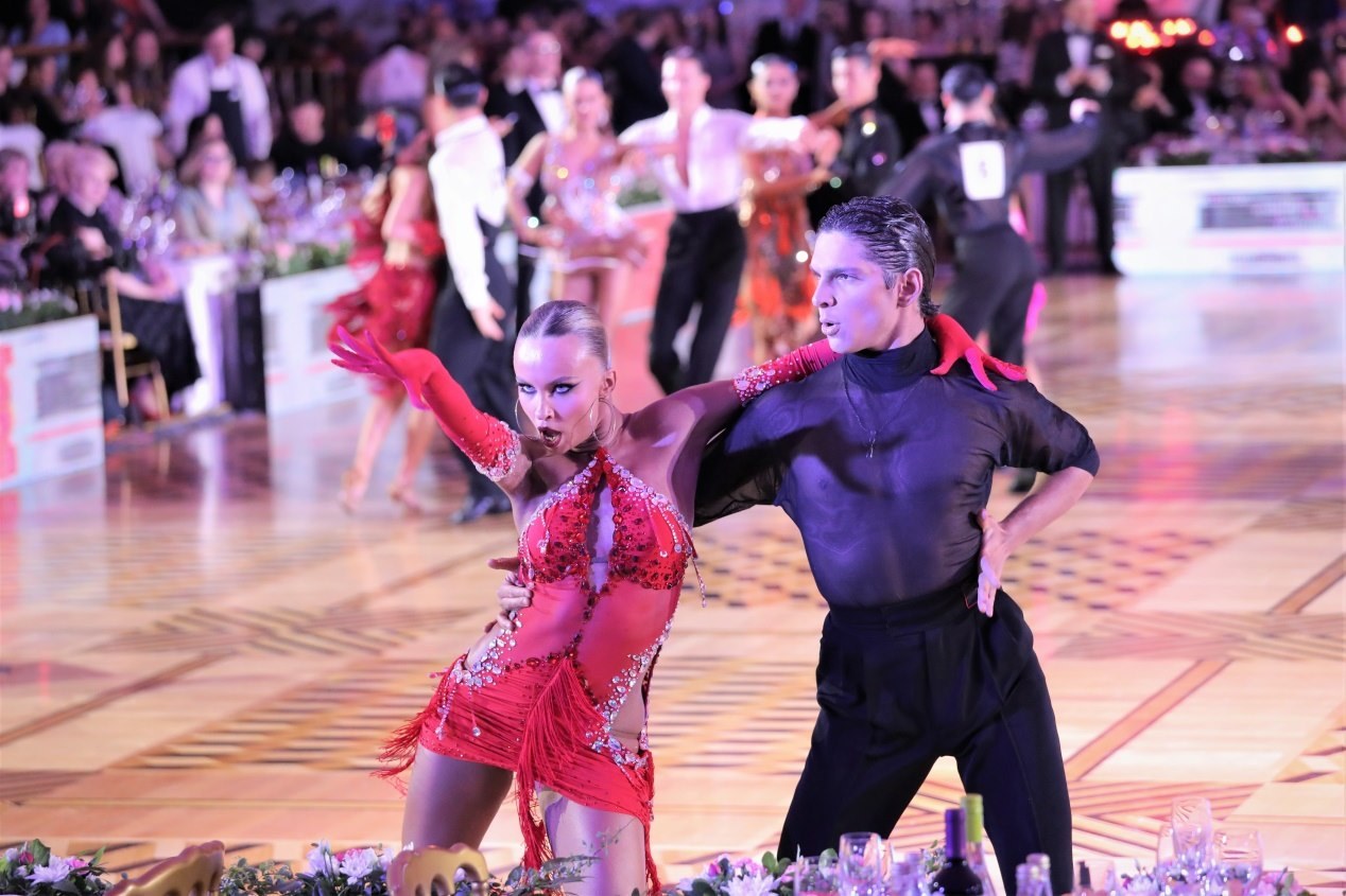 第七屆“克里姆林宮杯”國標(biāo)舞錦標(biāo)賽現(xiàn)場。于子恒攝