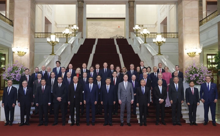 3月28日上午，國家主席習近平在北京人民大會堂會見國際工商界代表。新華社記者 丁林 攝