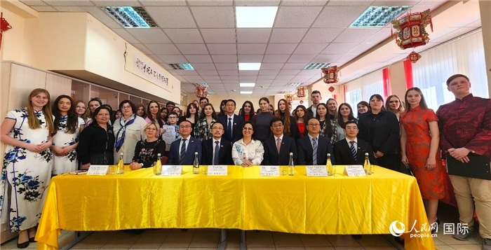 參加中文翻譯比賽全體人員合影。人民網(wǎng)記者 蔡子暢攝