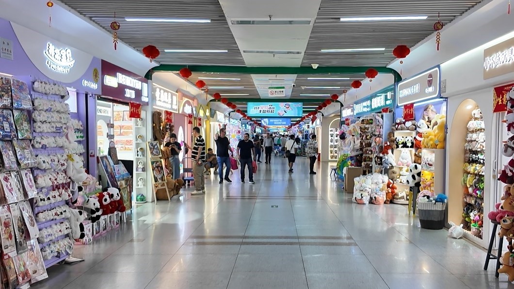 4月30日，義烏國際商貿(mào)城一區(qū)現(xiàn)場。人民網(wǎng)記者 王仁宏攝