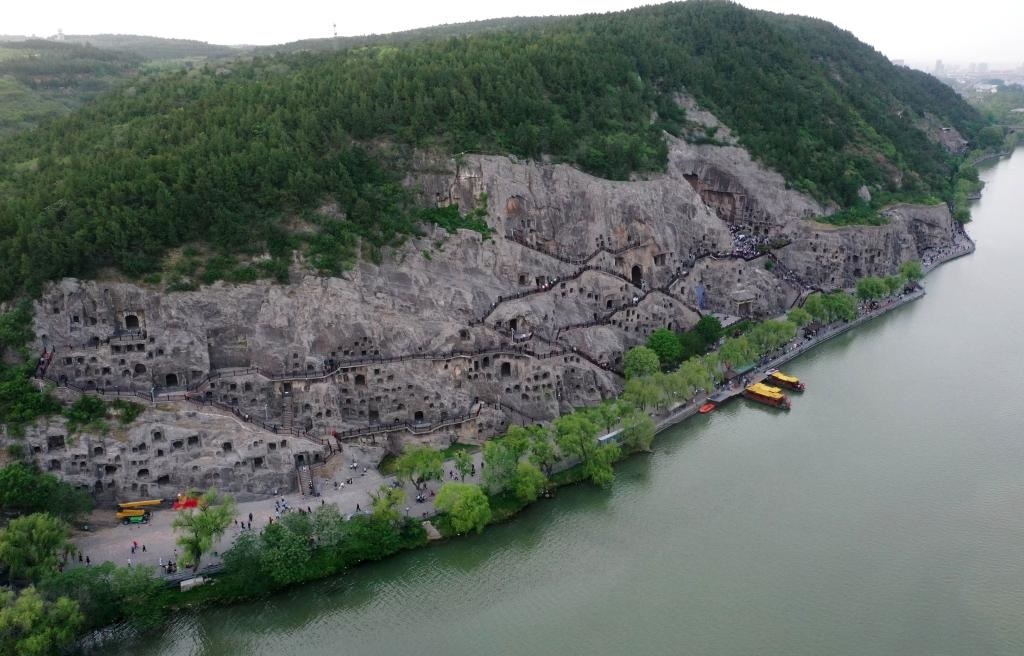 這是近日拍攝的洛陽(yáng)龍門石窟（無(wú)人機(jī)照片）。新華社記者 李嘉南 攝