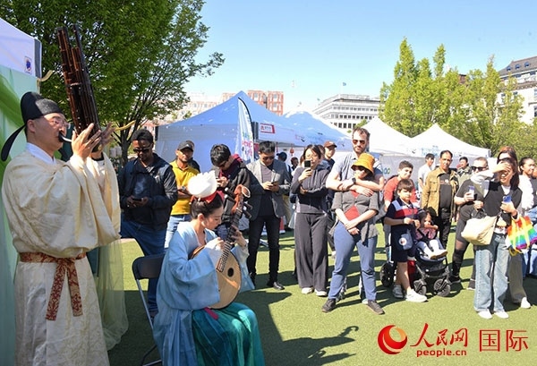 明月民樂(lè)工坊展示。人民網(wǎng)記者 殷淼攝